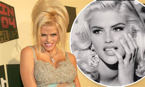 anna nicole smith death pictures|325 Anna Nicole Smith Death Stock Photos, High